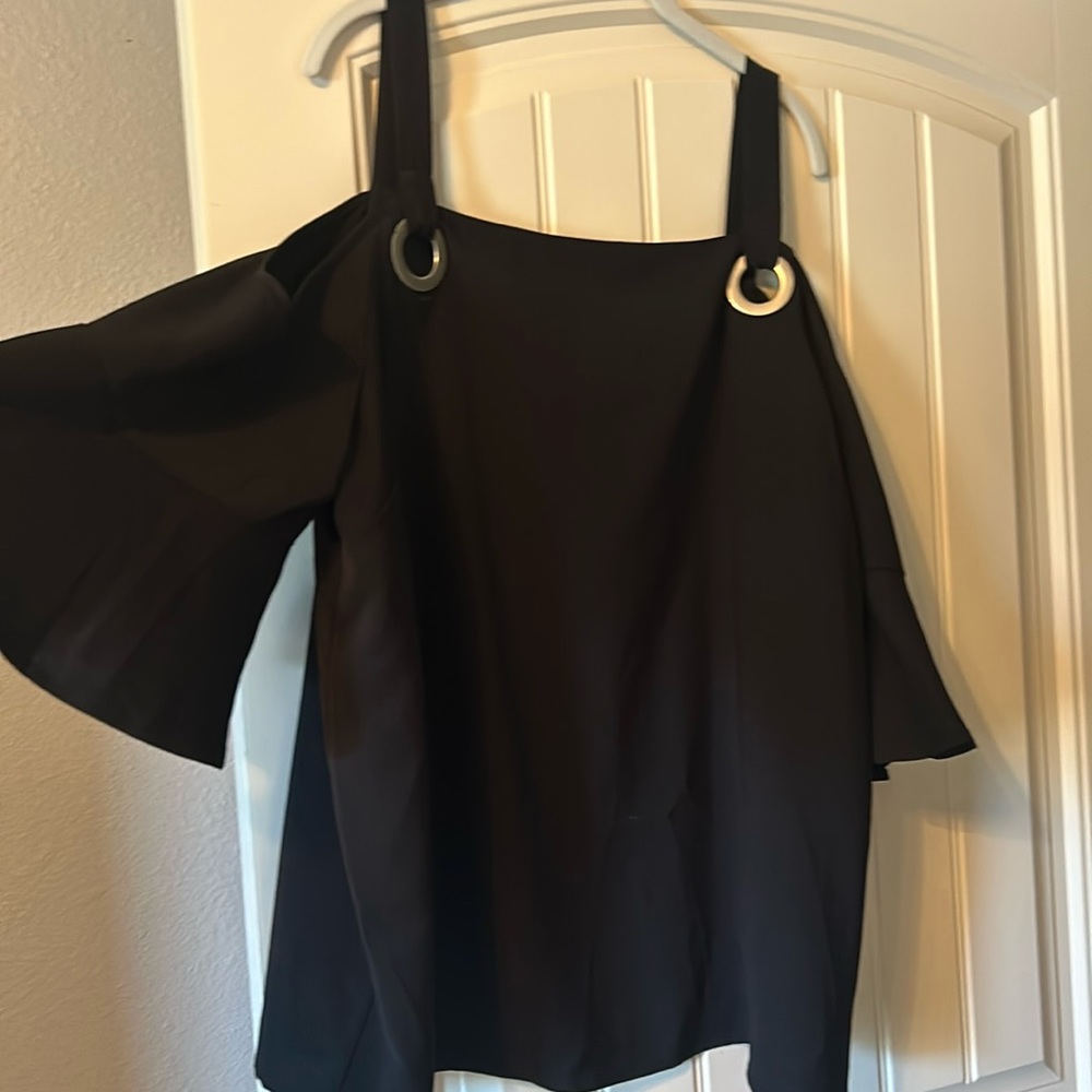Cold shoulder top